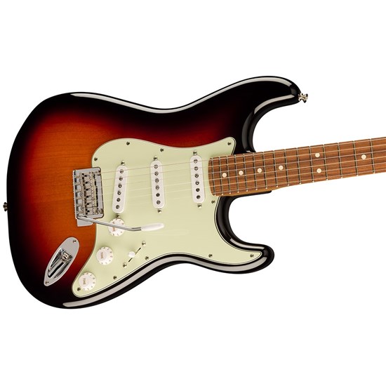 Fender Limited Edition Player Stratocaster Pau Ferro Fingerboard (3-Color Sunburst)