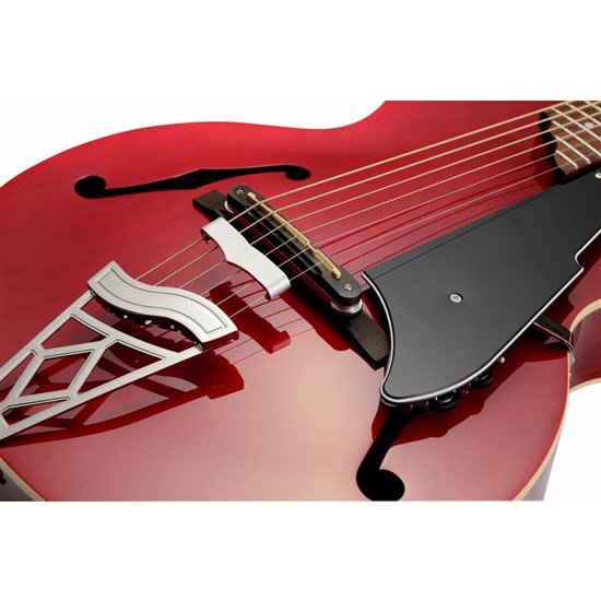 Vox Giulietta 3PS Archtop Guitar w/ Piezo Pickup & Gig Bag (Trans Red)